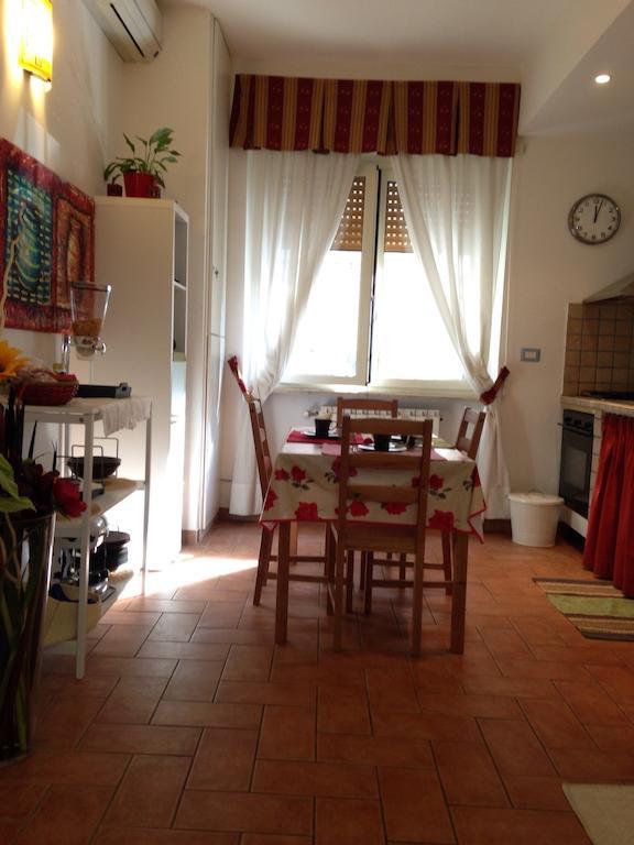Casa Degli Ubaldi Bed & Breakfast Rome Exterior photo